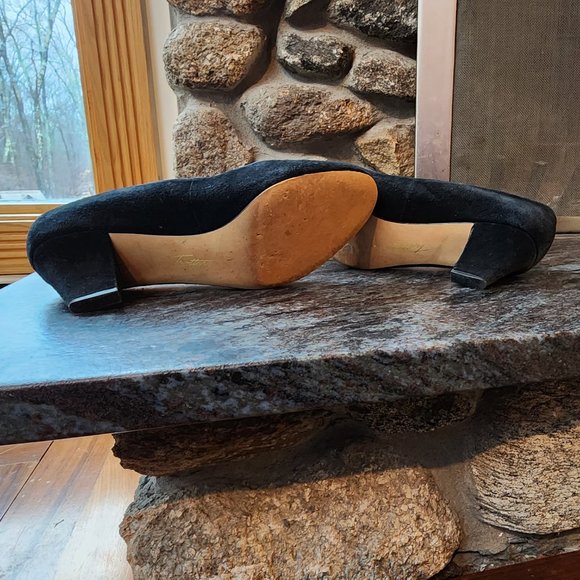 Trotters Penelope Black Suede Pumps Size 8.5W - Picture 16 of 16